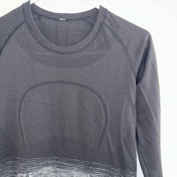 Lululemon Swiftly Tech Long Sleeve Crew size 6
White / Black - Picture 10 of 12